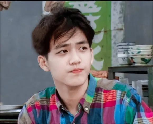 行走的荷尔蒙，这6位越老越有味，大胡茬克制又霸道，气质太绝了