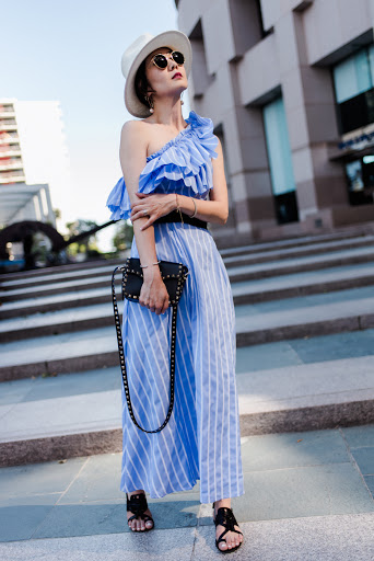 夏季碎花裙子街拍穿搭,街拍夏季裙子穿搭