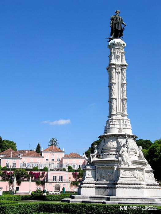 10艘航母对战五艘战列舰,7万吨巨舰和4艘航母对战