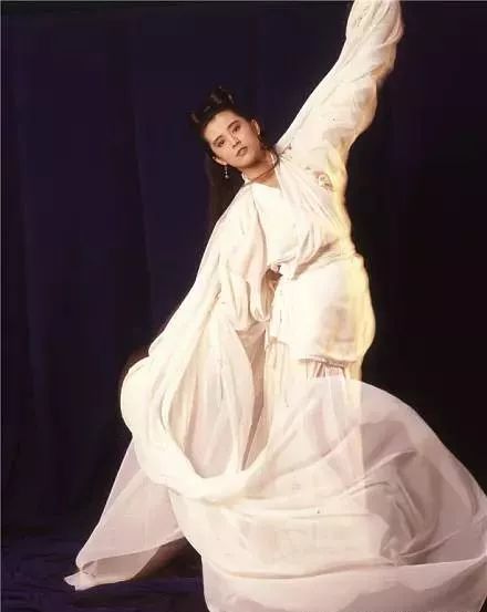 30岁以上的王祖贤,如今52岁高龄的王祖贤