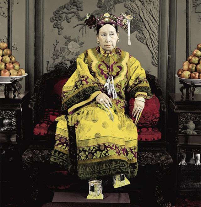 太后听政要“垂帘”，古代男女居家之防有多严格，不能同用一口井