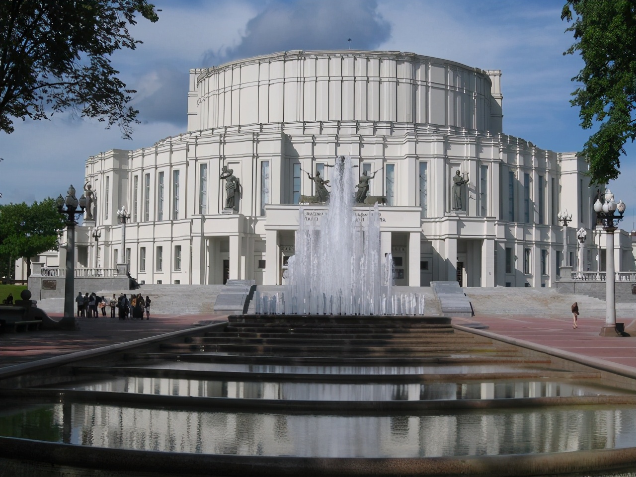 白俄罗斯人卢卡申科,卢卡申科和白俄罗斯人