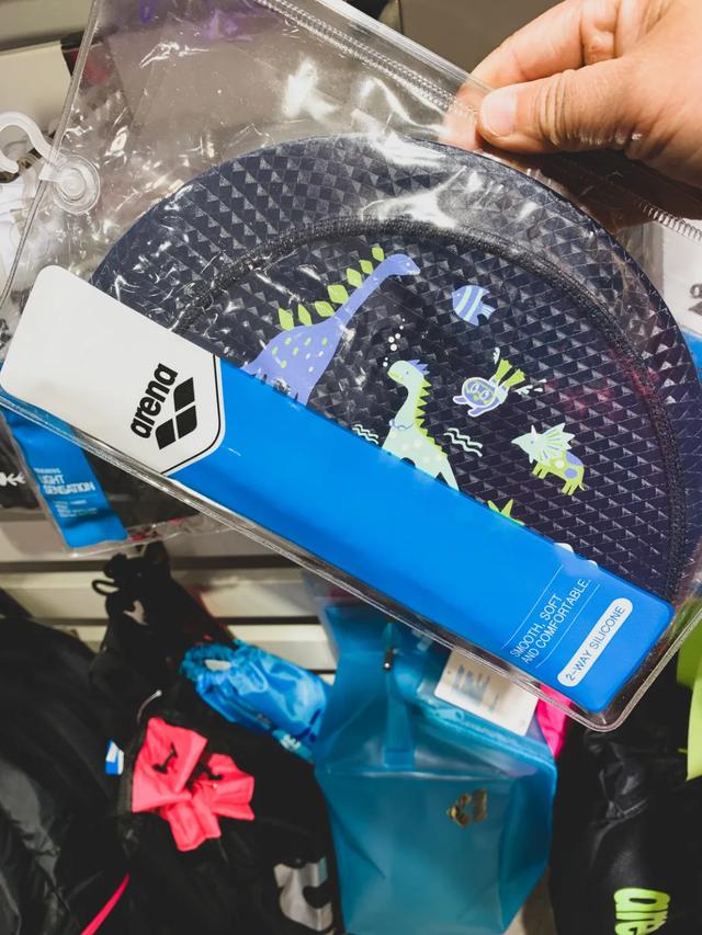 带宝宝潜水用什么泳镜,儿童初学潜水需要买泳帽吗