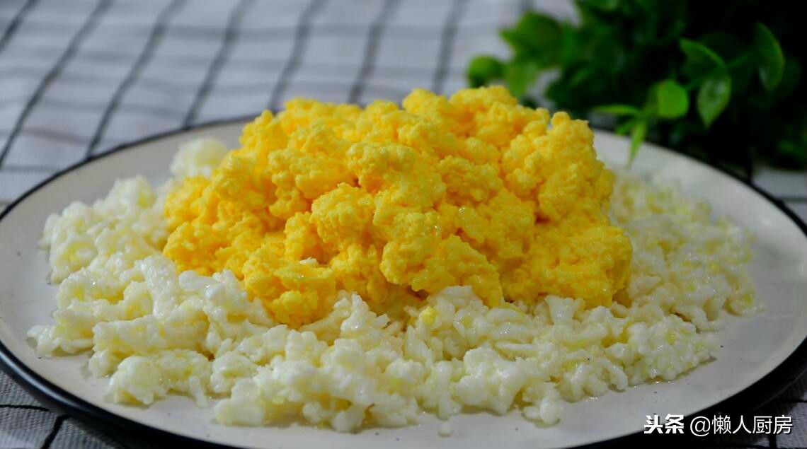 3个鸡蛋怎么做不用面粉的菜,3个鸡蛋可以做什么慢教程