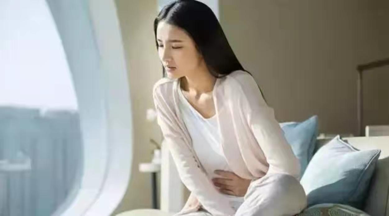 为什么痛经捶小腹会缓解,痛经的解决方法按摩腰部能缓解吗