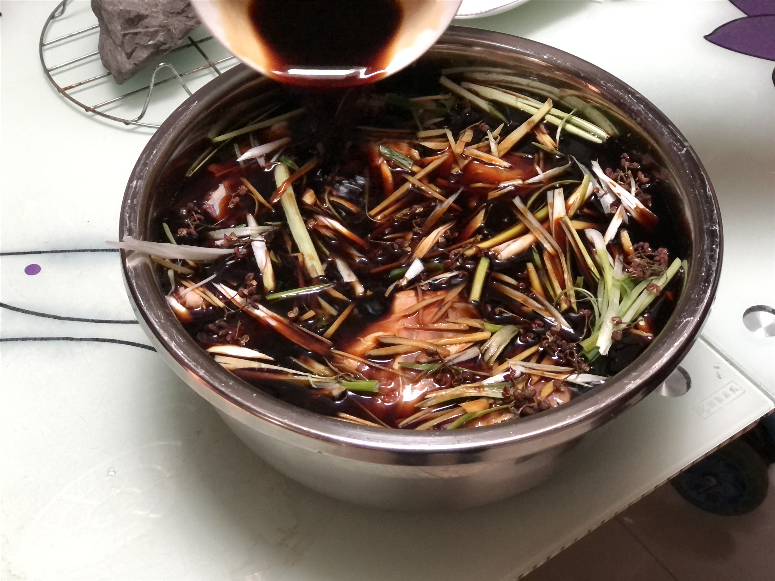 卤牛肉怎么腌制才能腌透,卤牛肉怎样卤出来的牛肉鲜嫩好吃