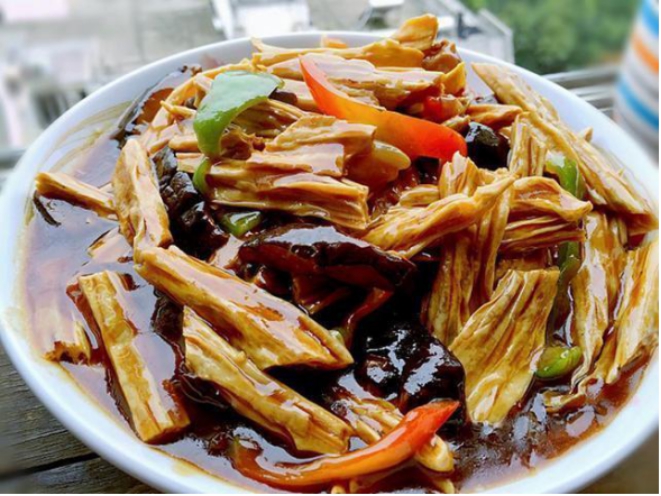 红烧鲳鱼豆腐最好吃的做法,老饭骨红烧鲳鱼