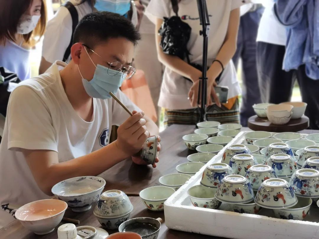景德镇传统体验陶艺的地方,瓷都陶艺街集市