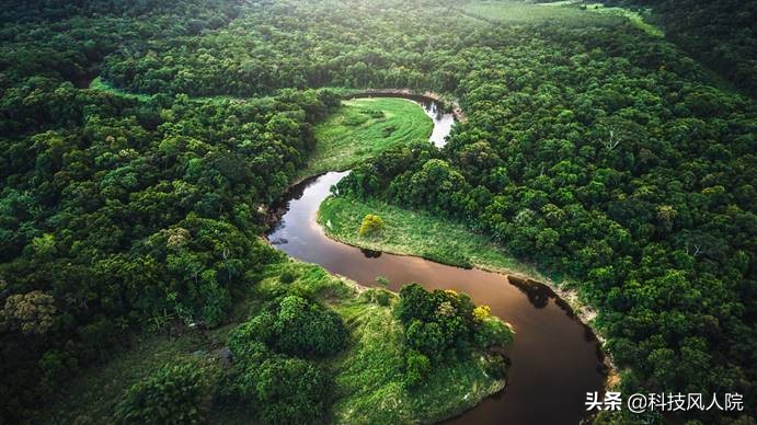 美洲潜艇制作过程,人类有史以来建造的最大潜艇