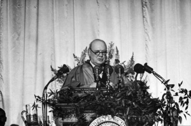 美苏二战同盟关系正式破裂的标志,美苏在二战后形成了怎样的局面