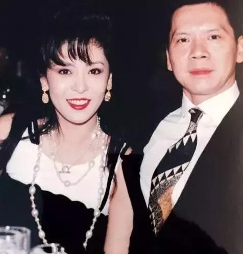 向华强回忆33年婚姻,向华强和李连杰关系