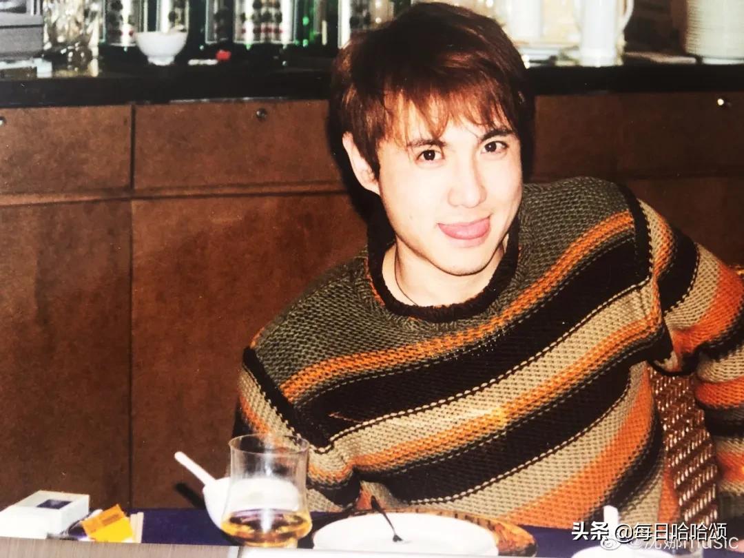 沈腾小时候的照片大全,沈腾小时候挨过打吗