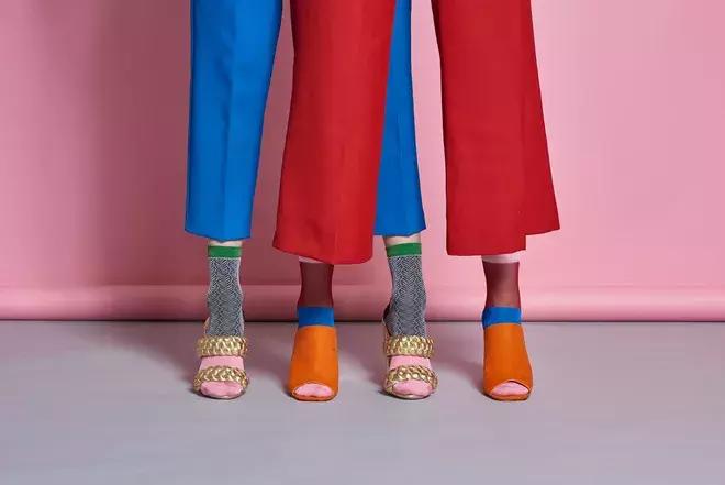 让杨幂热巴都爱不释手的白毛衣,迪丽热巴杨幂同款单品