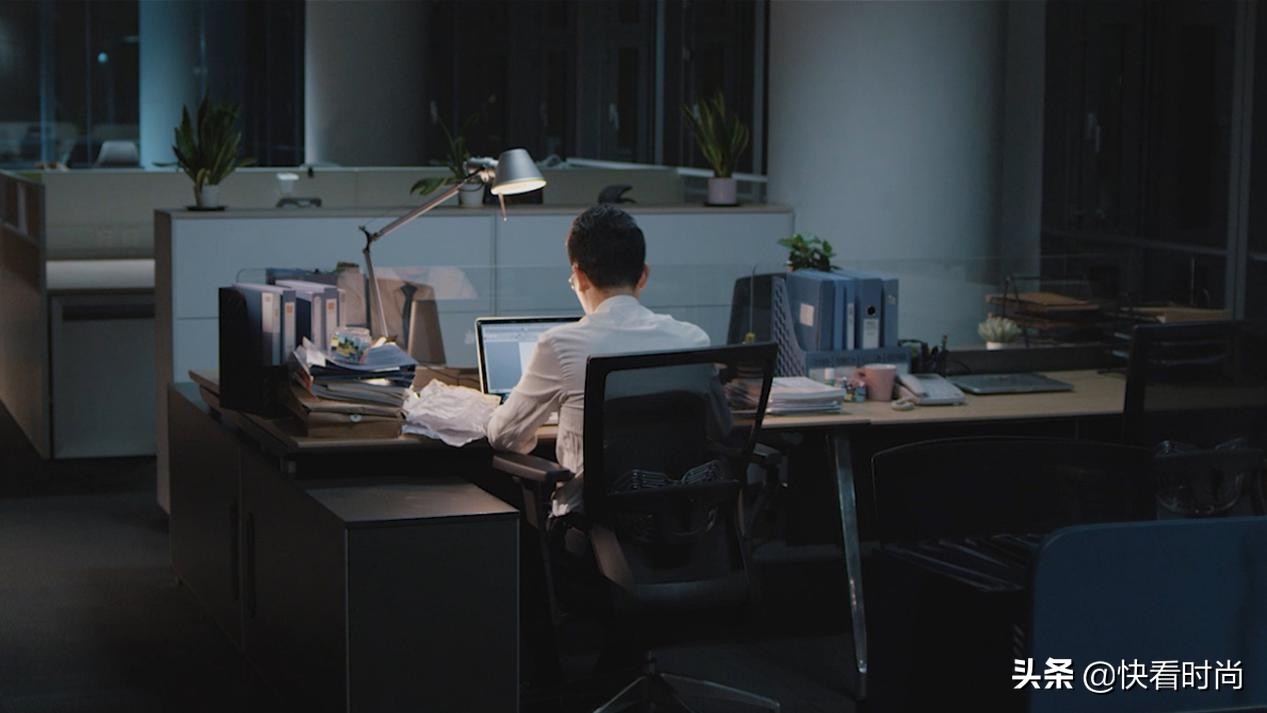 阿迪达斯是怎么被耐克超越的,为什么耐克阿迪达斯还在畅销呢