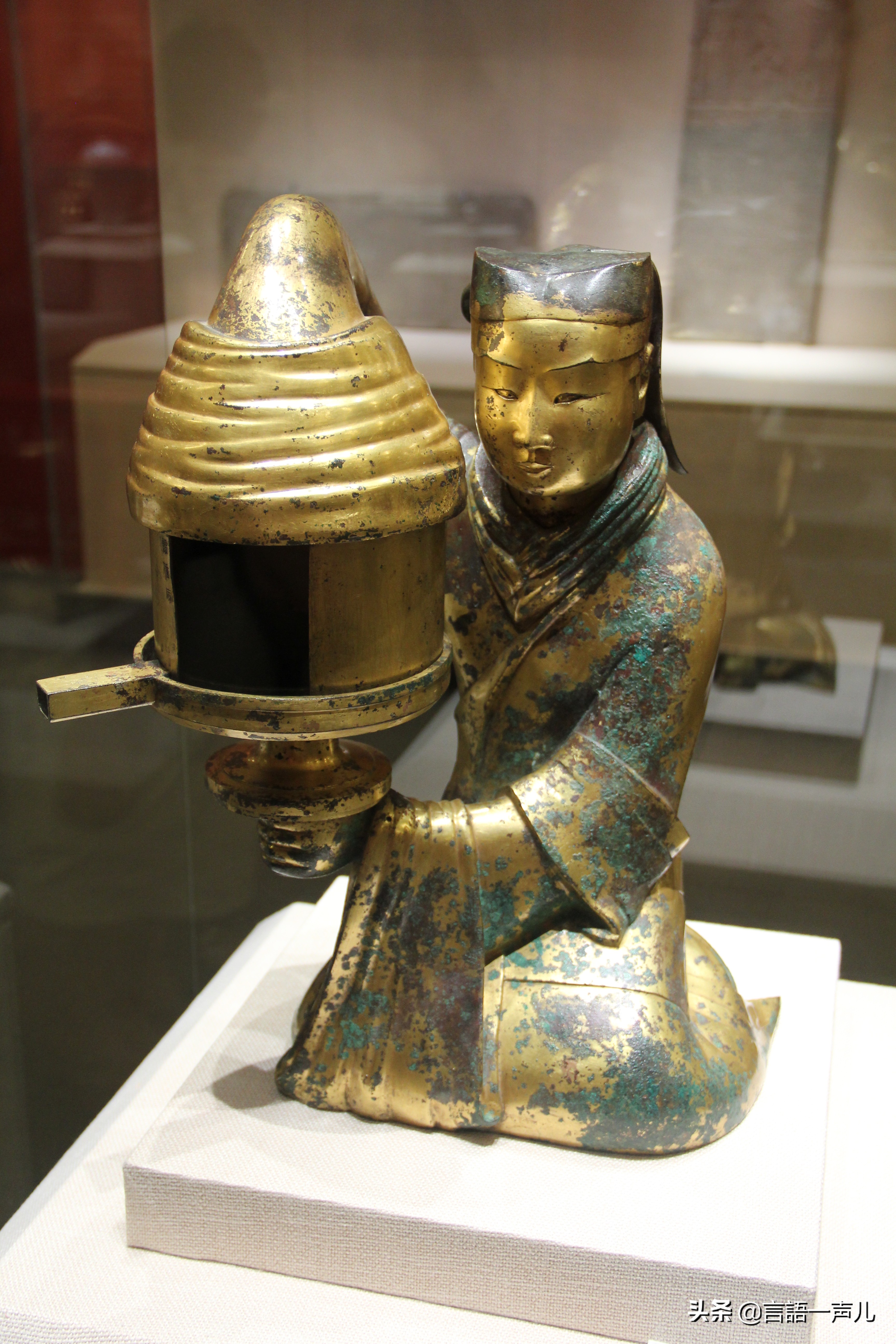 后妃人生：封后2年就失明，长信宫灯点亮她漫长人生路