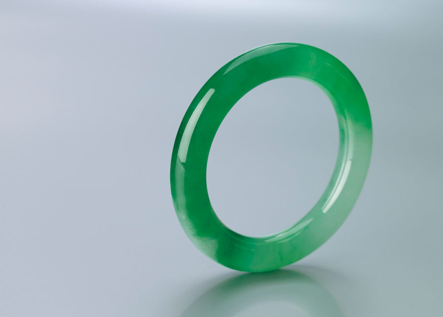 最贵最顶级帝王紫翡翠手镯和挂件,世界上最贵的翡翠手镯是哪一个