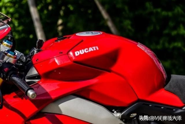 杜卡迪v4s是否值得收藏,全新的杜卡迪v4s