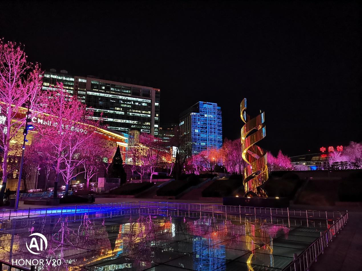 光荣v20麒麟980多少钱,光荣v20麒麟980还能用几年