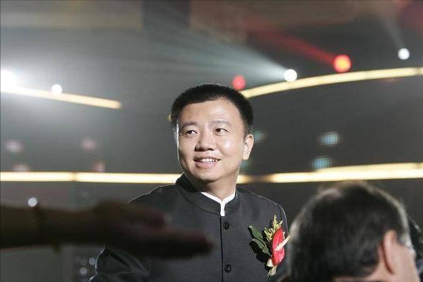 中国快餐豪门没落史：夫妻反目，母女成仇，出轨上位，锒铛入狱