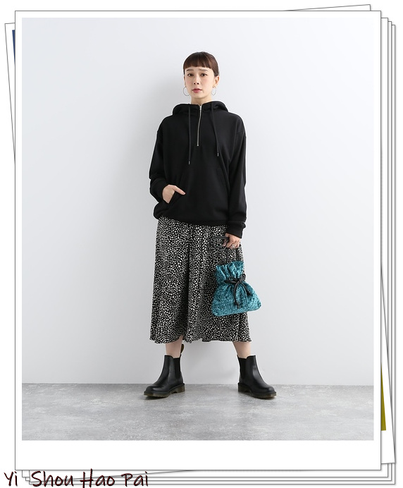 豹纹裙半身裙搭配春天,豹纹半身裙怎么搭配上衣