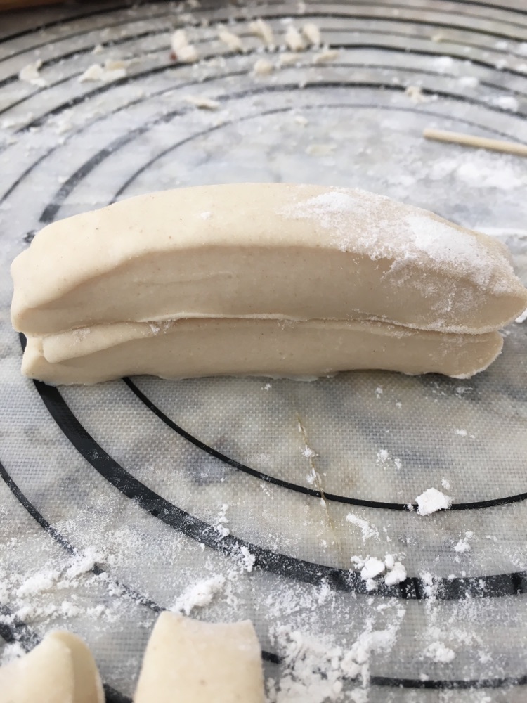 半成品油条怎么炸才会酥脆不油,怎么炸油条不用黄油还酥脆