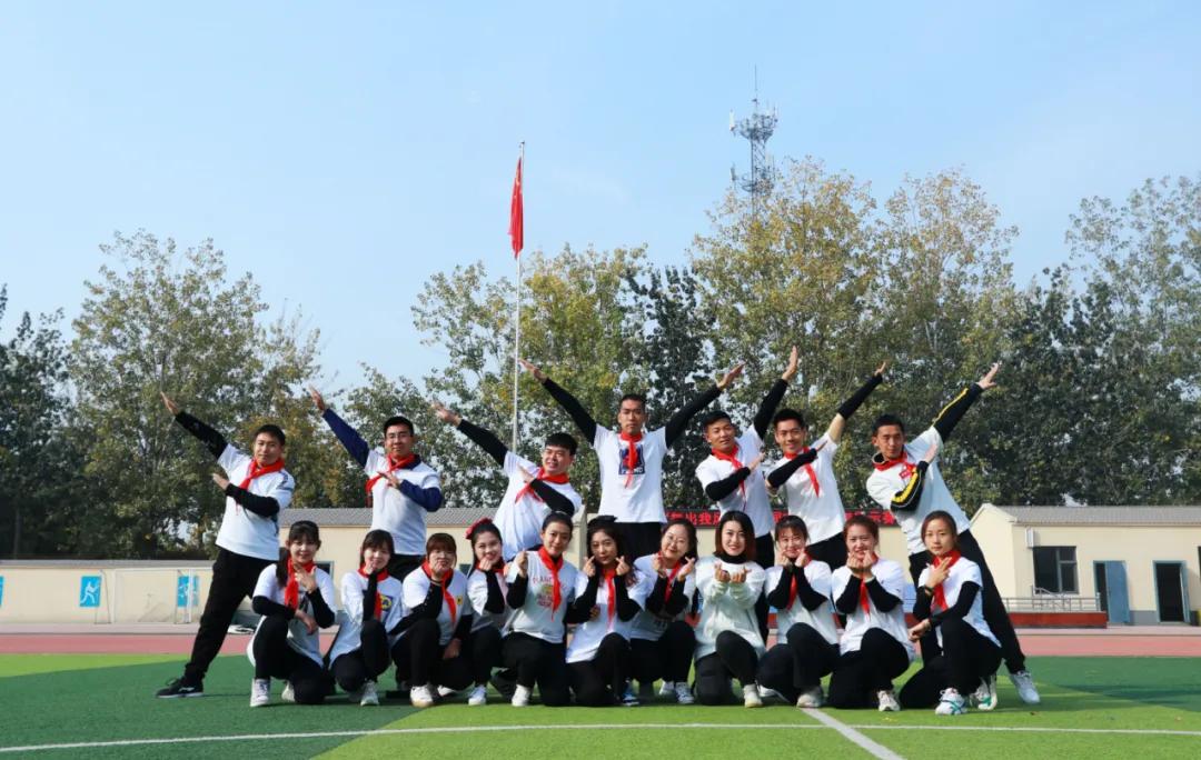 东方双语学校街舞啦啦操,东方双语本部啦啦操