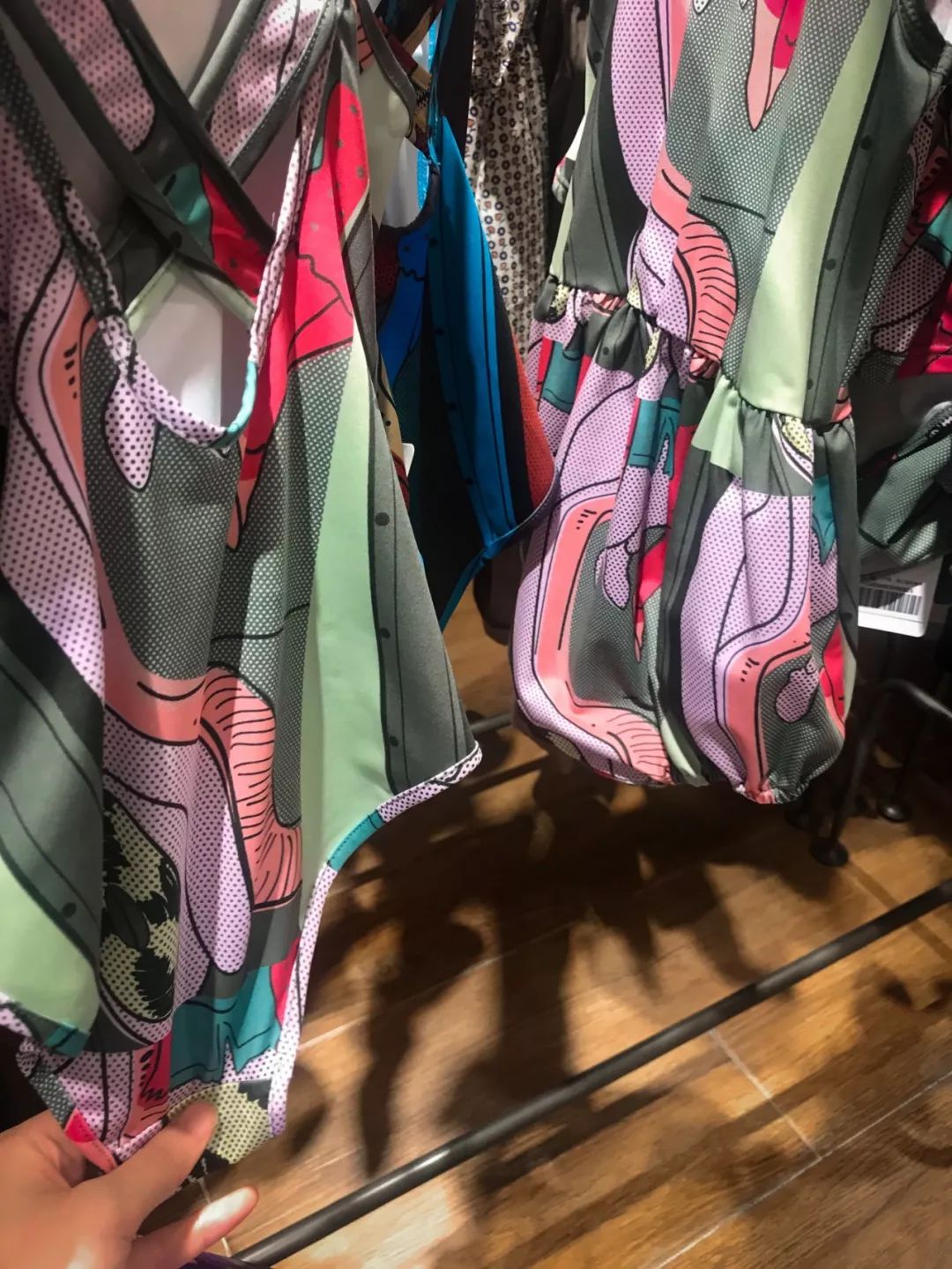 新手泳衣如何选购好的品牌,如何选择合适的儿童泳衣