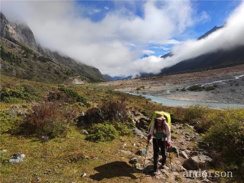 陪着贡嘎过仲秋，深夜听到女生的尖叫（上）