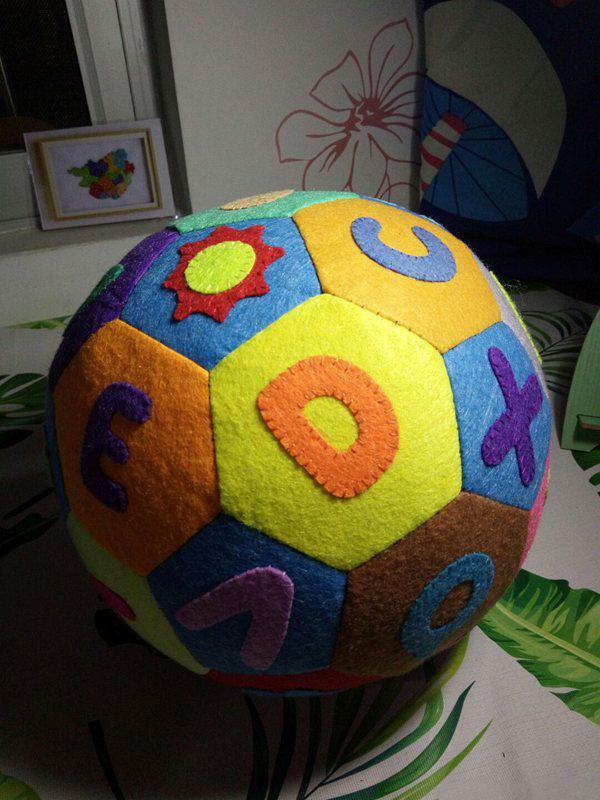 不织布足球平面图,布艺足球的做法图解