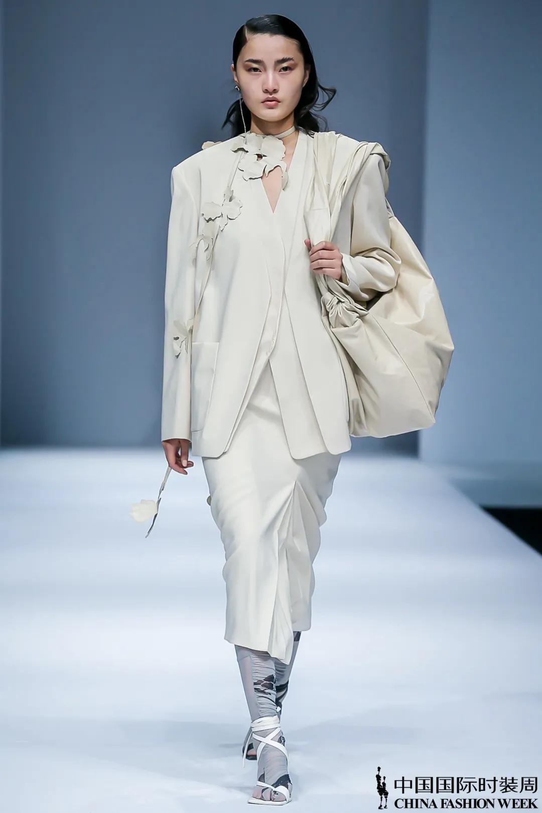 小众设计师秀场,时尚秀场精致的设计