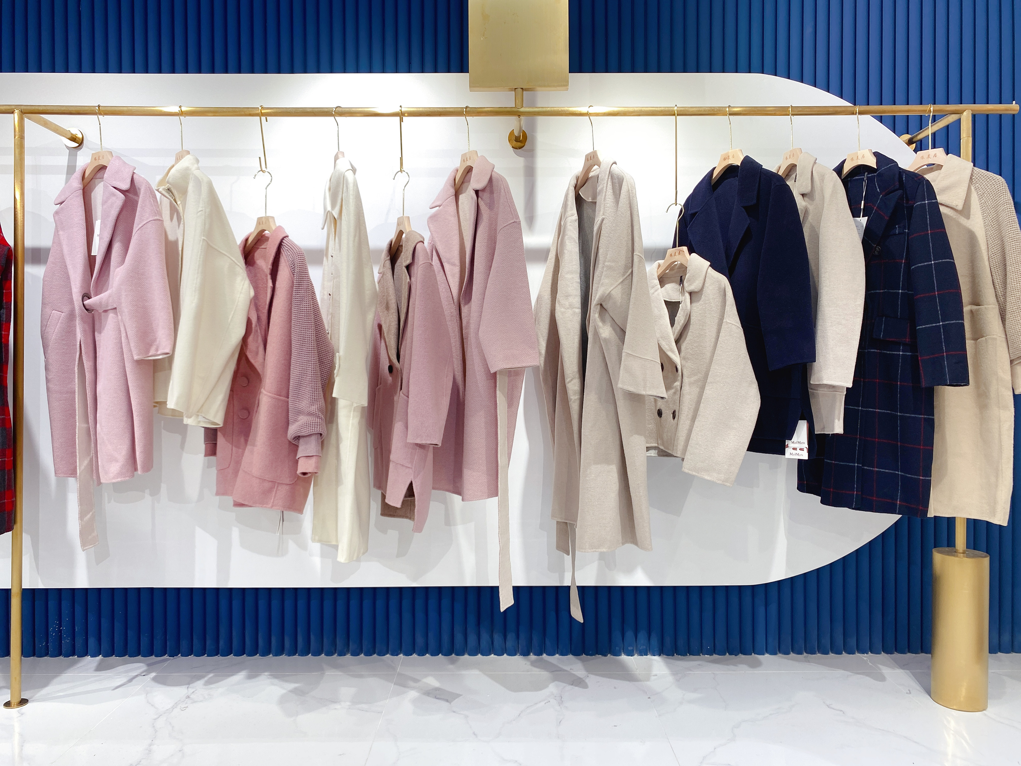 依美居品牌折扣女装批发,依美居品牌女装