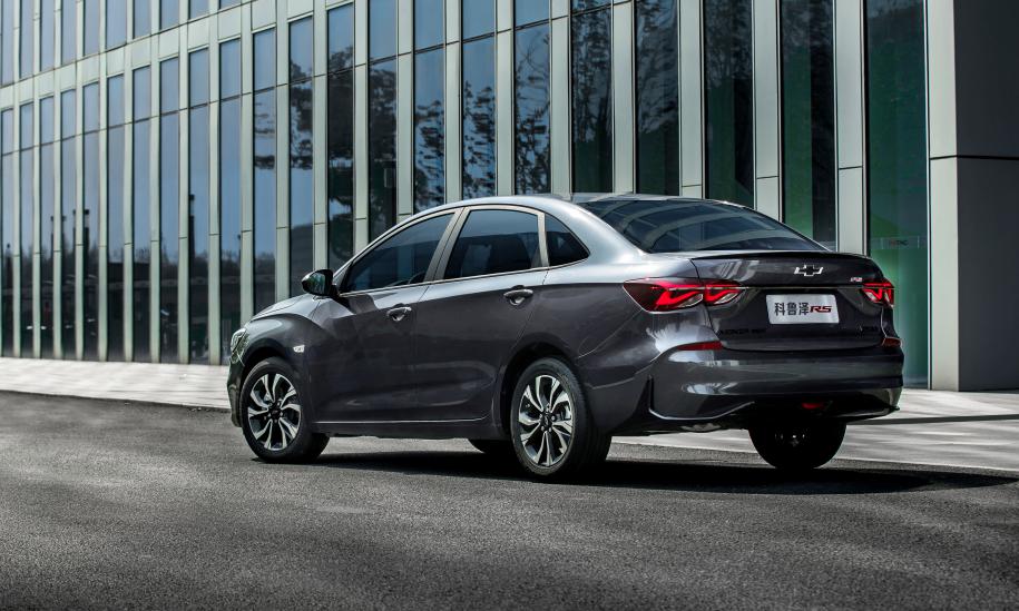 科鲁泽与卡罗拉的路线之争：追啊追啊，是谁的骄傲放纵