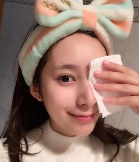 毛孔粗大出油用什么方法可以改善,脸爱出油毛孔粗大用什么护肤产品