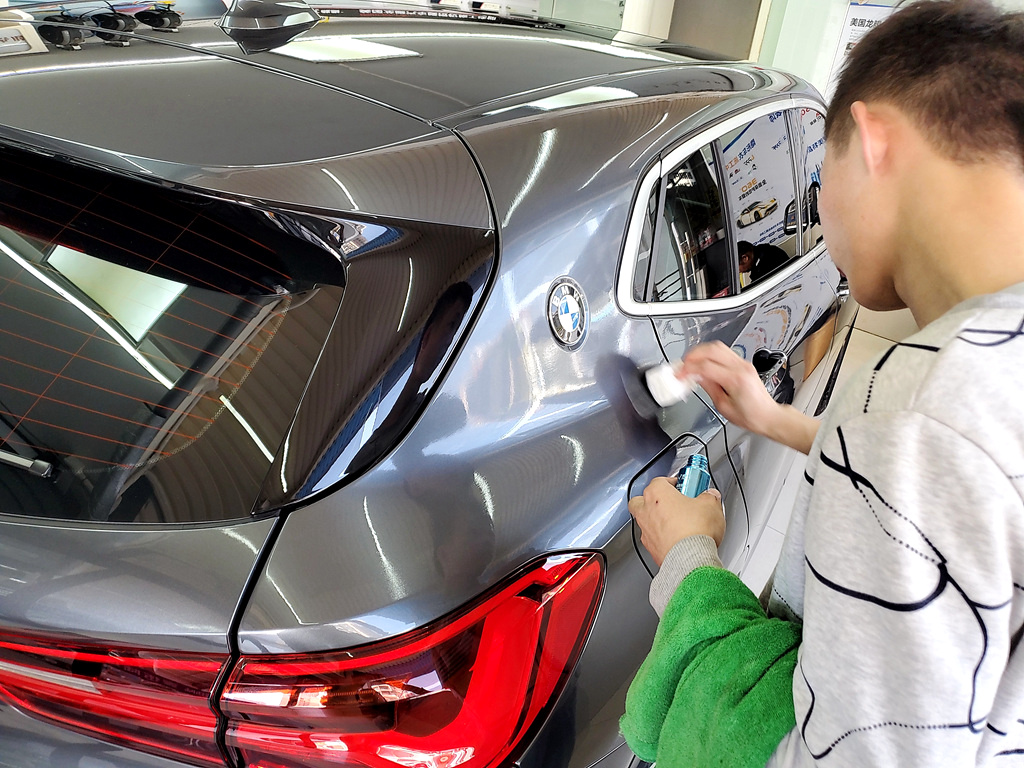 宝马x2曜熠版原厂车漆,宝马x2需要镀晶吗