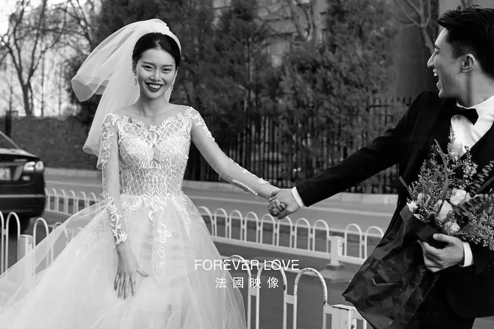 街拍婚纱照怎么拍才好看,韩式街拍婚纱照怎么拍才好看