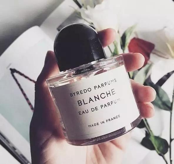 明星都爱用的6款小*香众**水，竟然都不贵