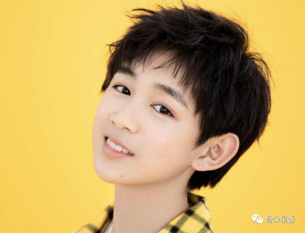 那些惊艳众人的小演员黄杨钿甜,女童星黄杨钿甜