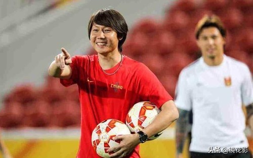 李铁担任国足主帅新闻发布会,李铁担任国足教练第一次集训名单