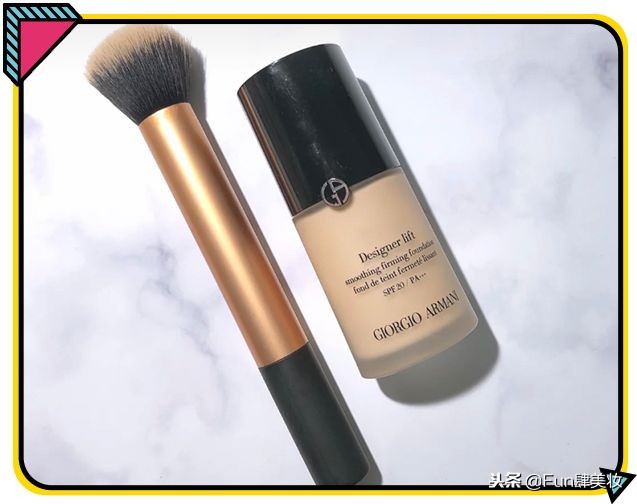 用粉底总是起皮用什么比较服帖,卡粉严重还是不化妆严重