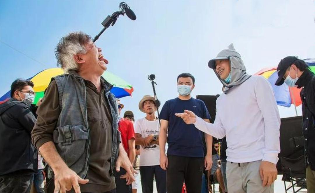 周星驰离我远一点片段,周星驰离歌片段