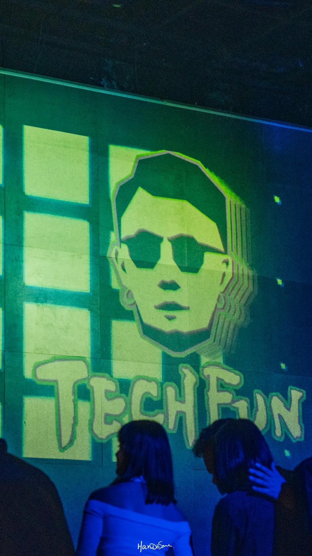 武汉嫂子和男将的秘密狂欢派对，在沿江大道153号