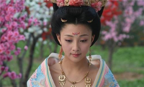 杨贵妃为何如此受唐玄宗宠爱,杨贵妃为什么能受到唐玄宗的宠爱