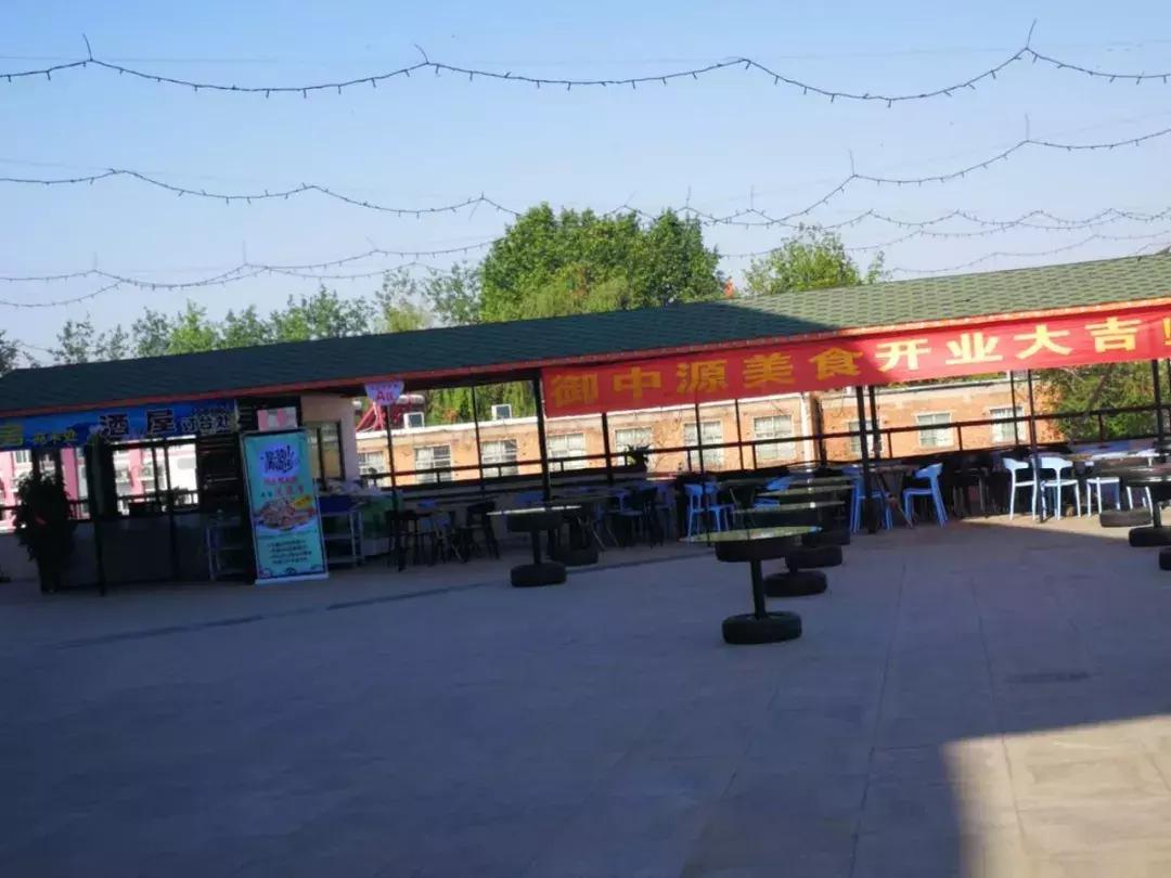 龙门小龙虾烧烤,夏天路边大排档撸串啤酒小龙虾