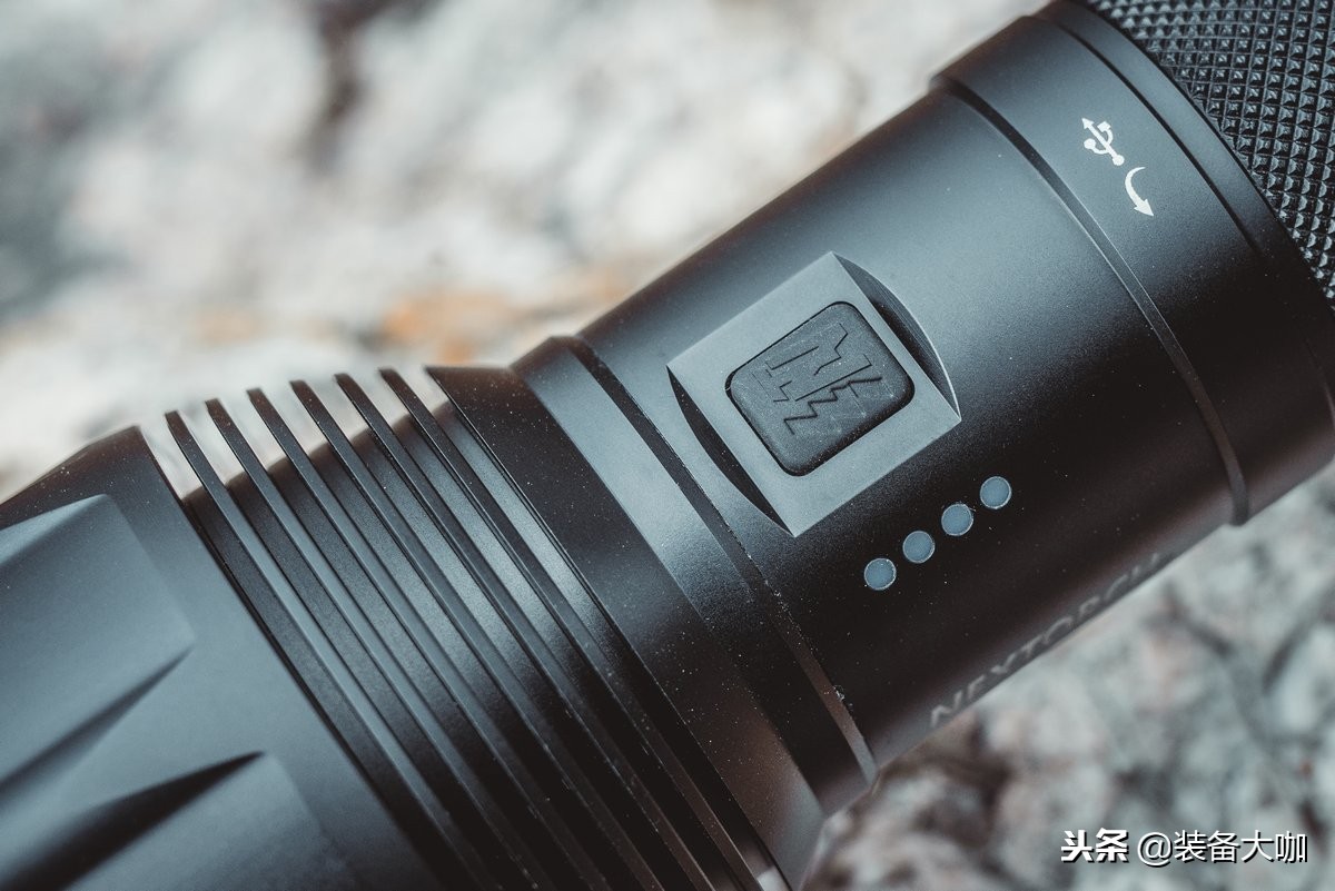 纳丽德圣火30手电筒适合户外吗,纳丽德圣火10手电筒怎么样