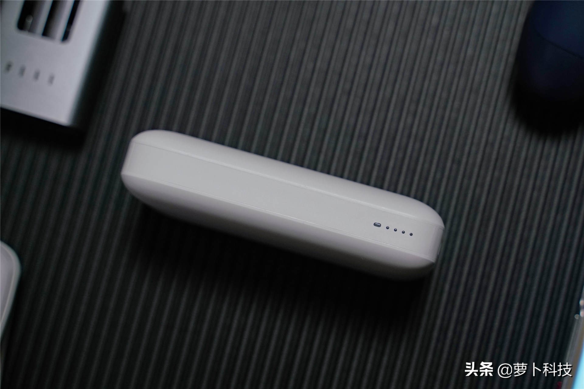 aigo充电宝大容量20000快充,aigox充电宝好用吗