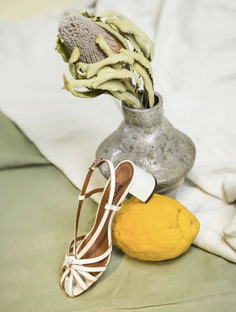 今年最火的4款凉鞋清爽又时髦,一双土到极致的凉鞋就是潮