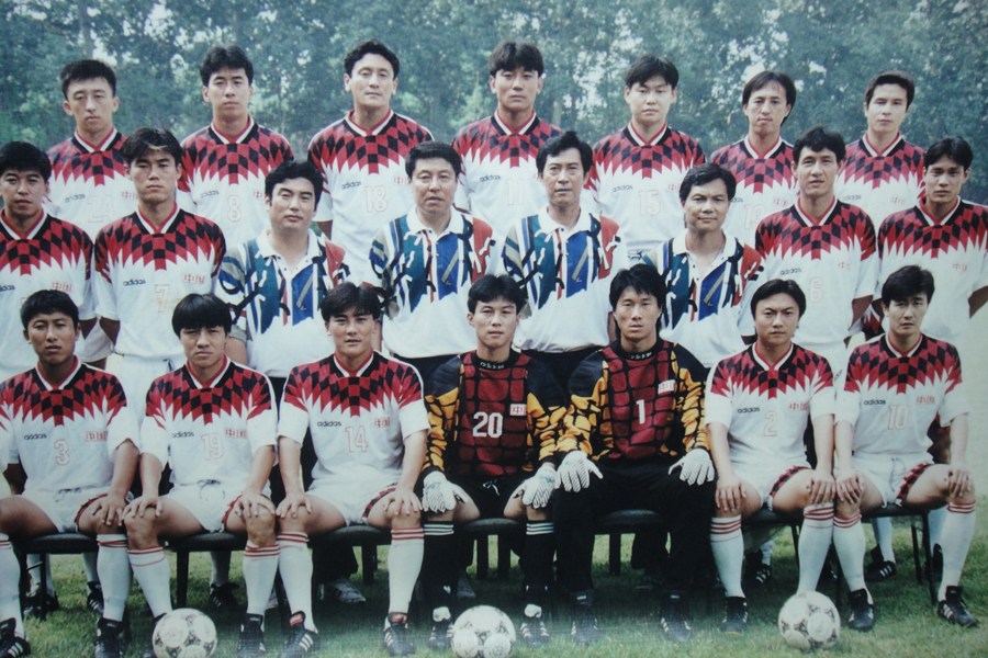 国足球衣都是红和白吗,国足球衣2007