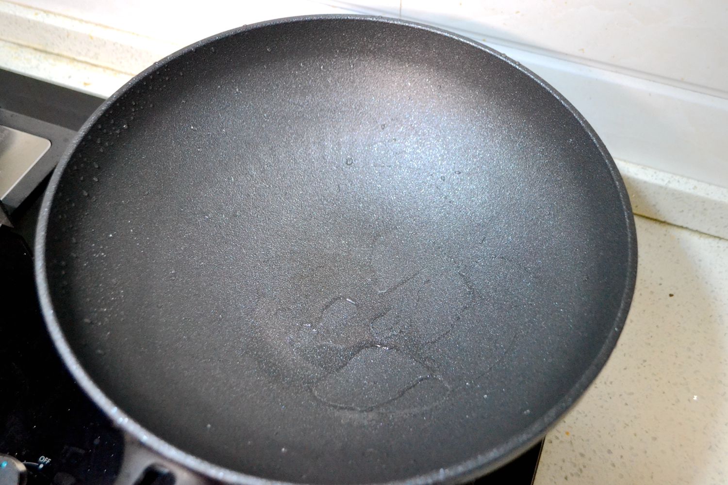 不粘锅锅铲炒菜专用九阳,九阳蜂窝不粘锅能使用铁铲吗