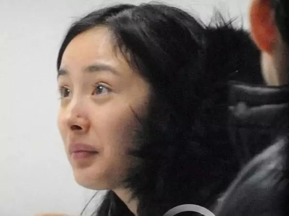 女星熬夜脸部痤疮,痘痘比较多的女明星