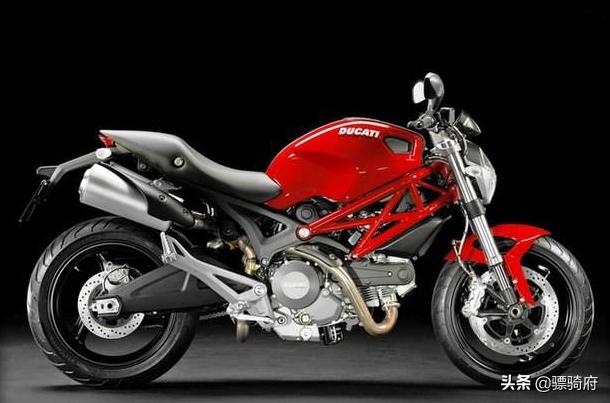 杜卡迪monster796深度评测,杜卡迪新monster和821对比